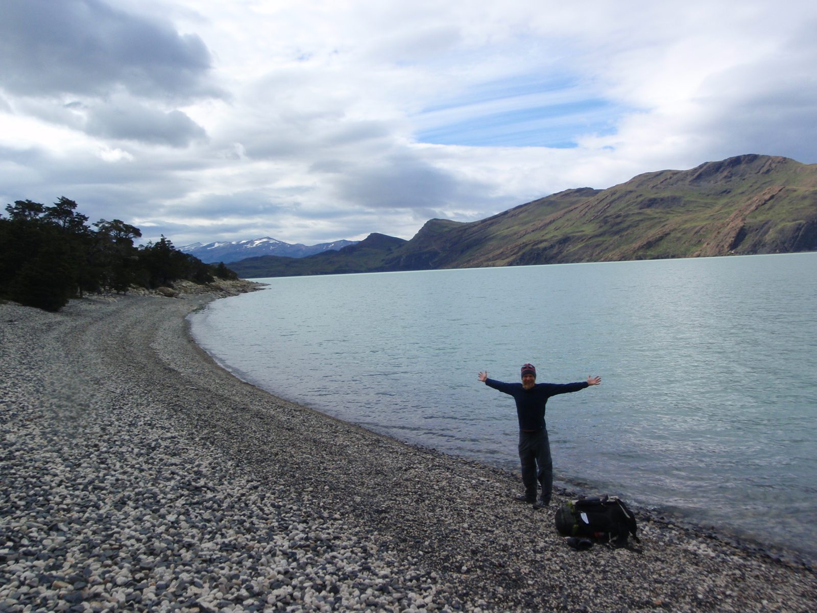 John on the shore of Lago Nordenskjold.