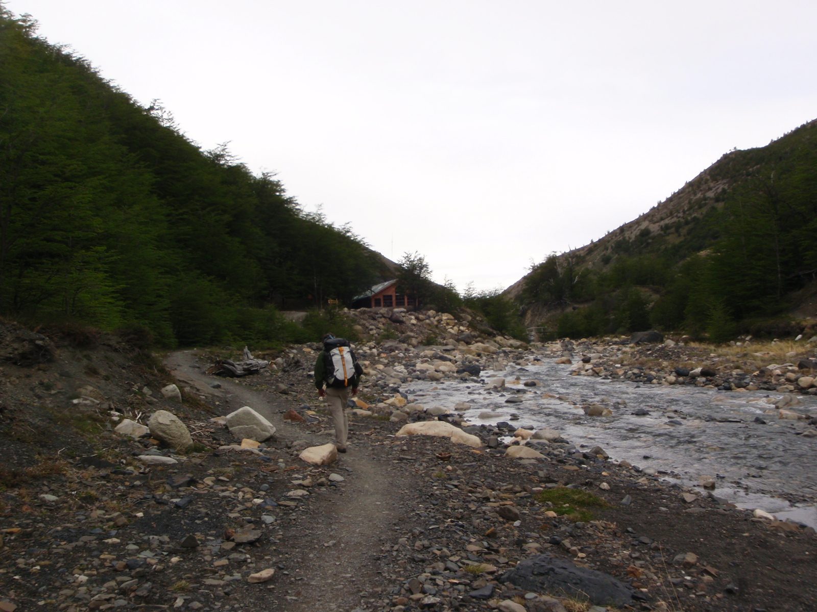 Hiking back to Campo Chileno.