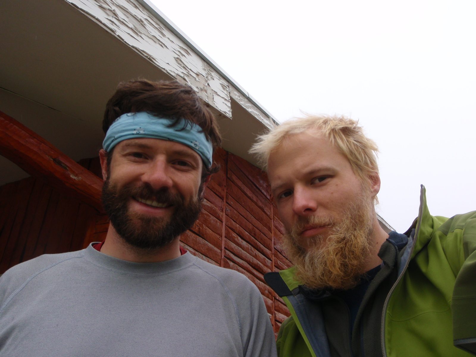 Back to civilization. Taking a break the gift shop at the trail head (I think we got a postcard...