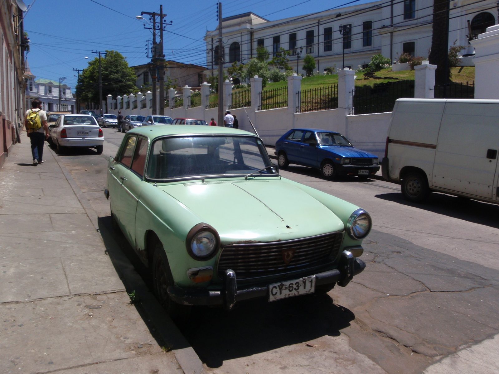 And old car in Valparaiso. Jay is at the left.