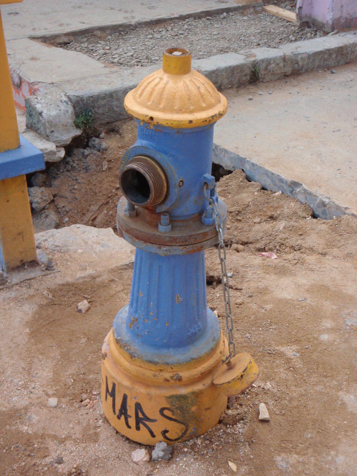 Even the fire hydrants are painted in pretty colors.