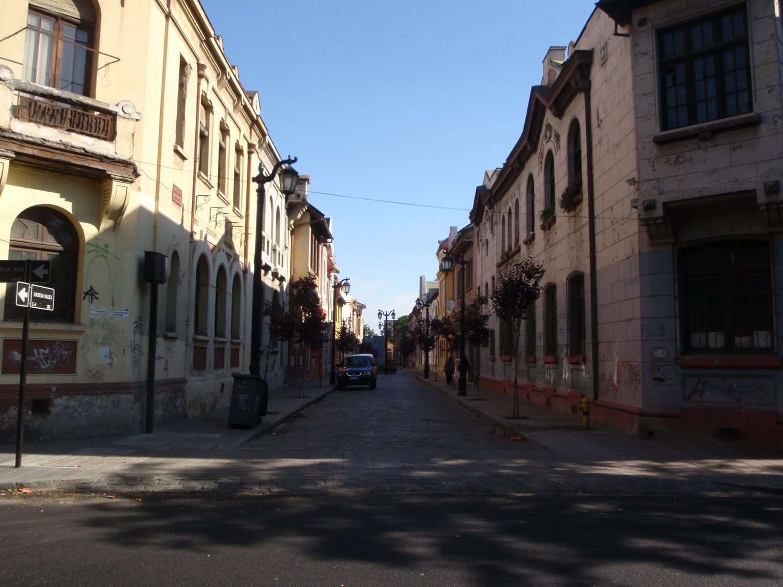 I decided to walk the entire way from Parque Quinta Normal back to the hostel near Museo Bellas Artes.
