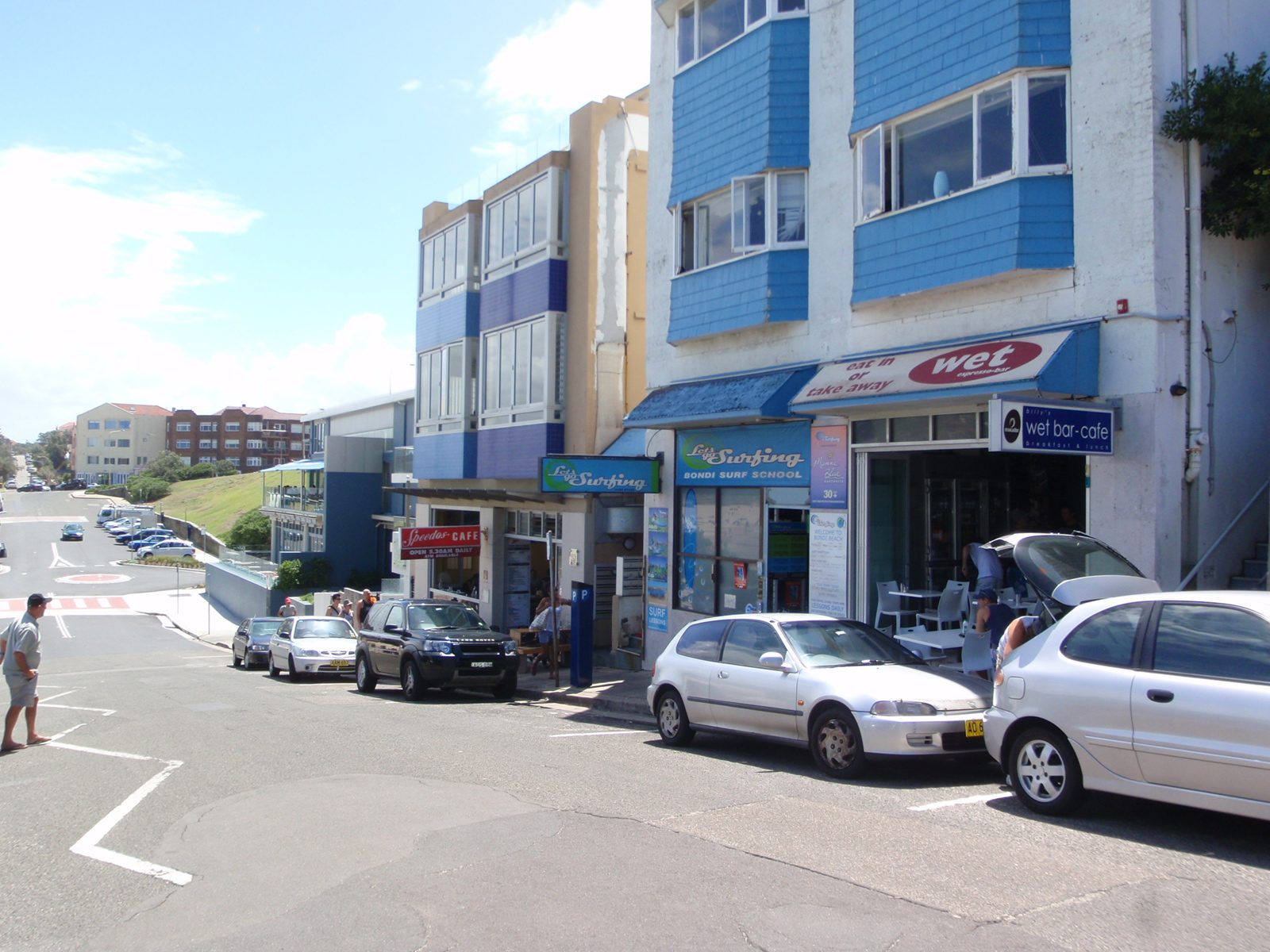 Some shops in front of Bondi Beach.