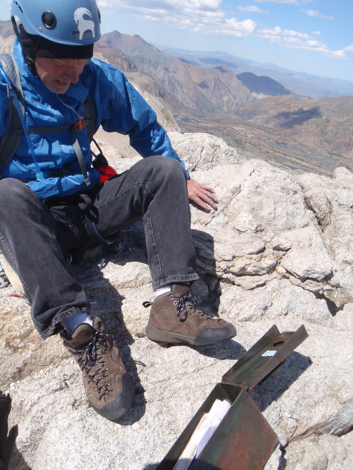 Marlin, finding the summit register.
