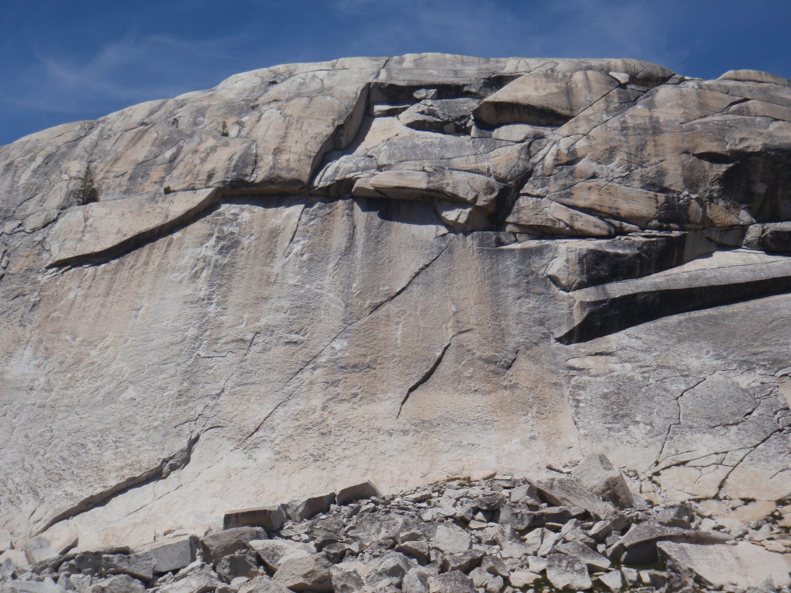 Also looks like some fun climbing could be had.
