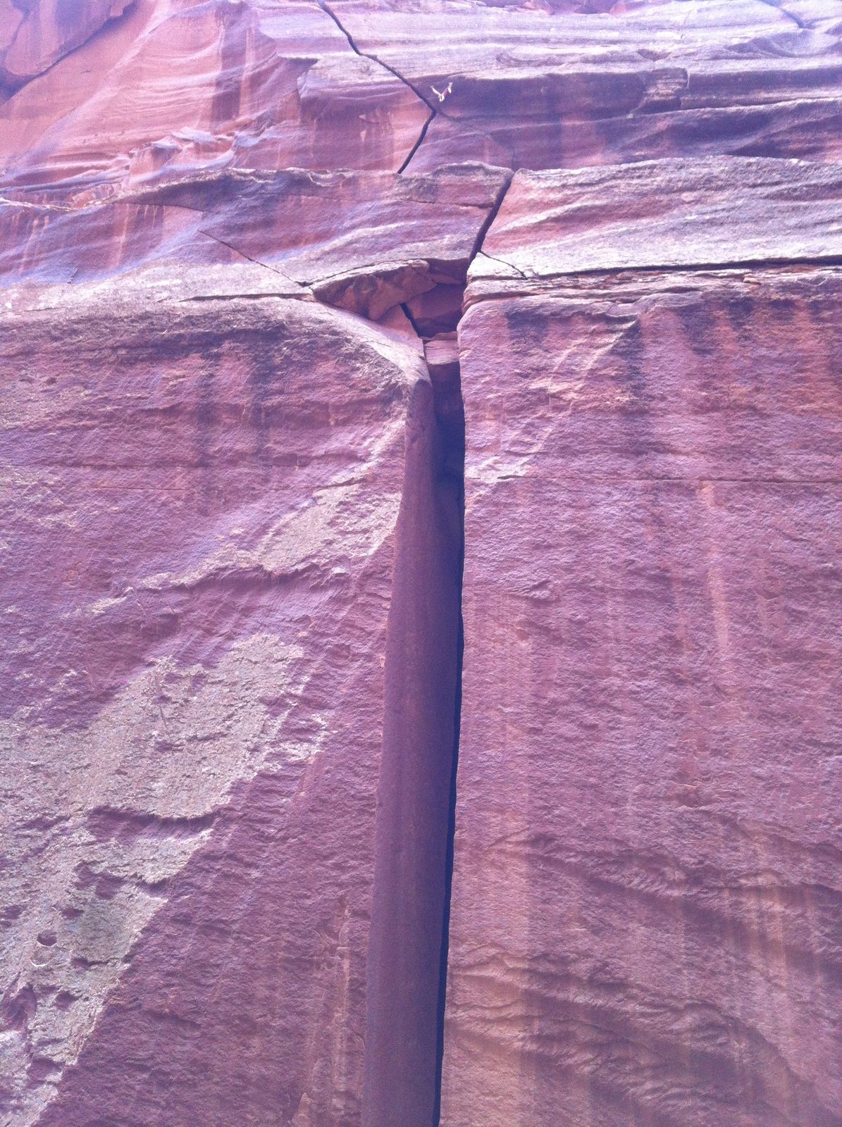 Big crack on Fallen Rock.
