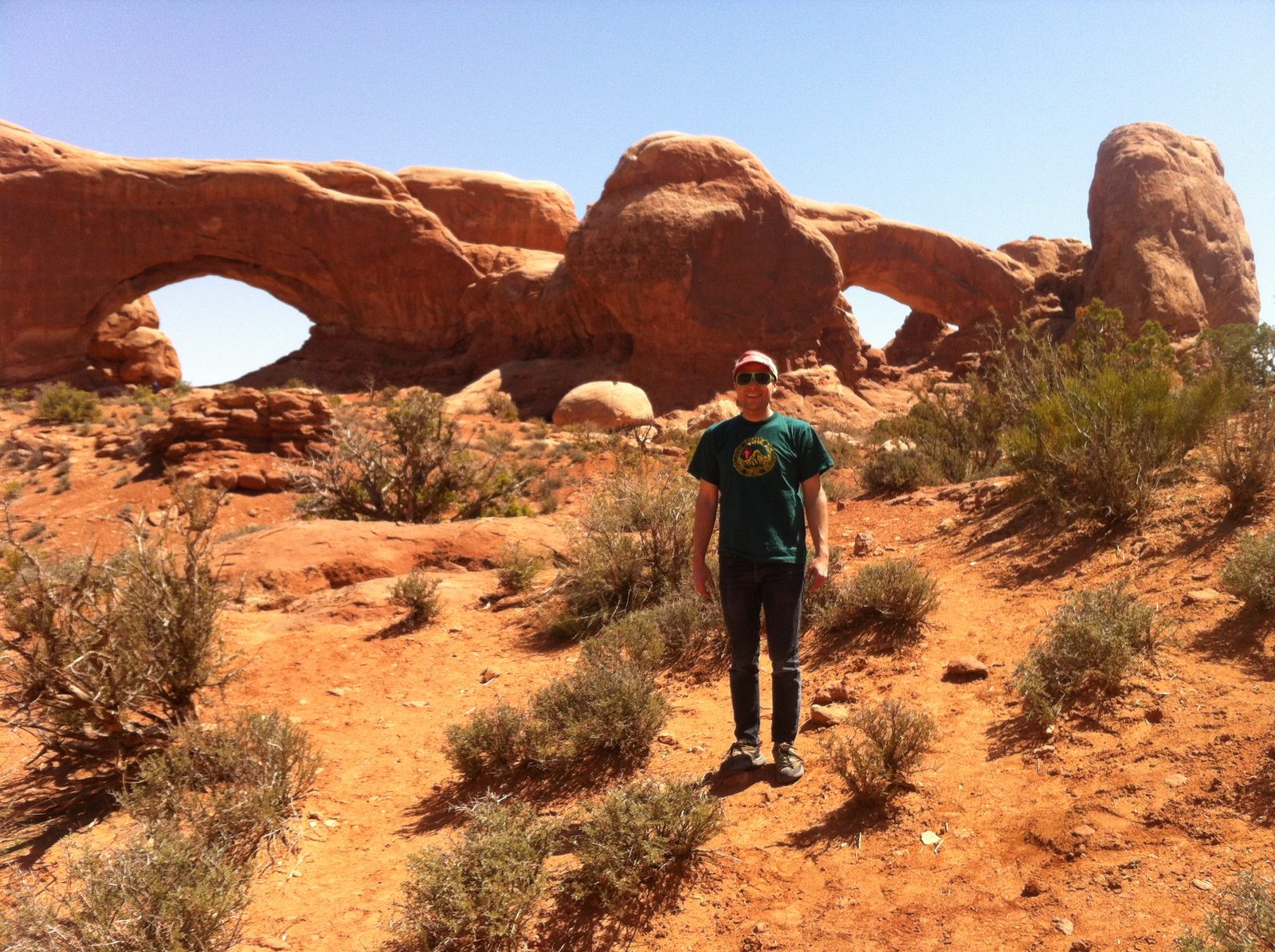 After that, we decided to take a short 1-2 hour hike around some of the popular arches. I think...