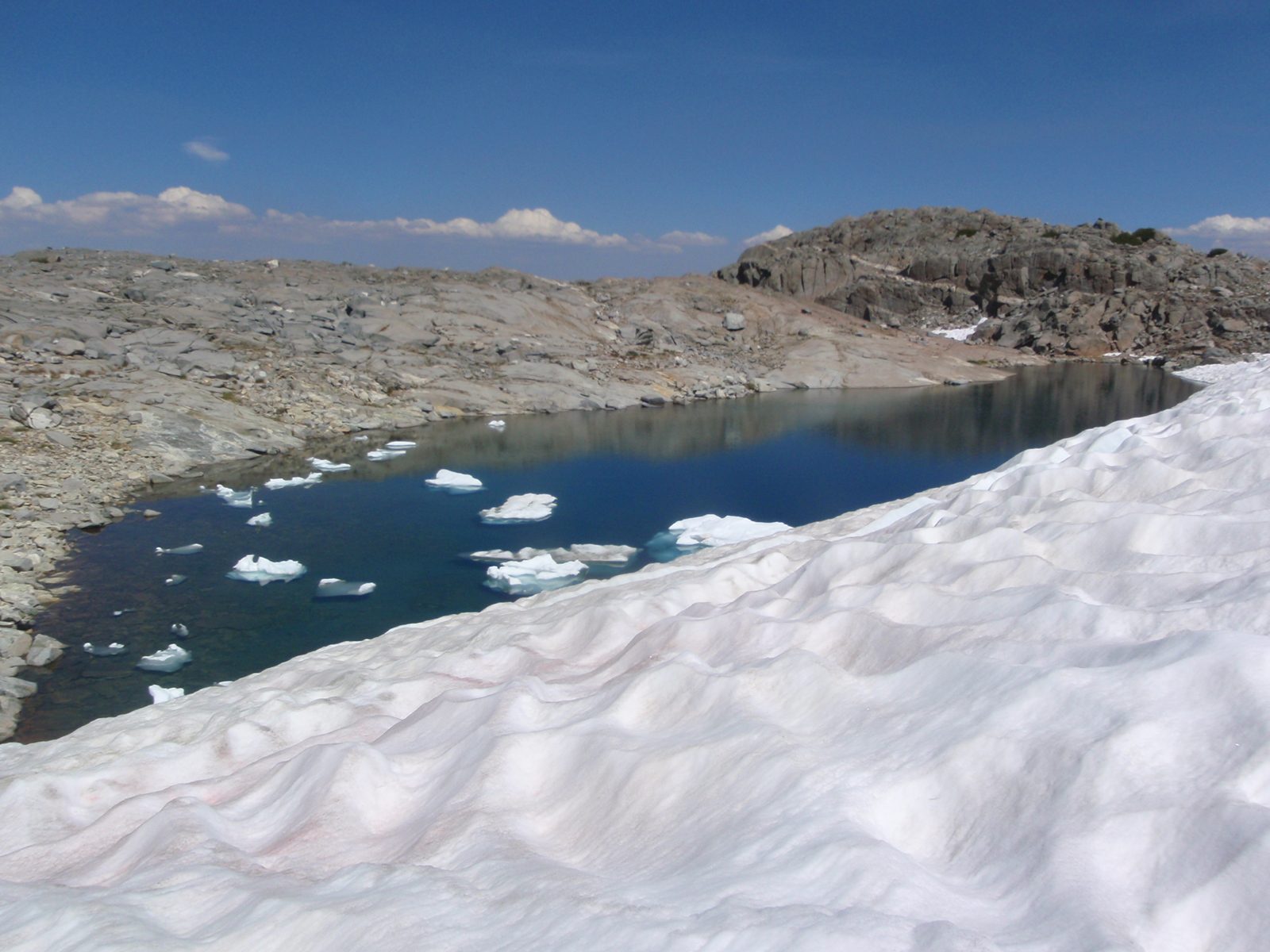 So remember that little lake and glacier with the dandruff?  I decided I'd go check it out since...