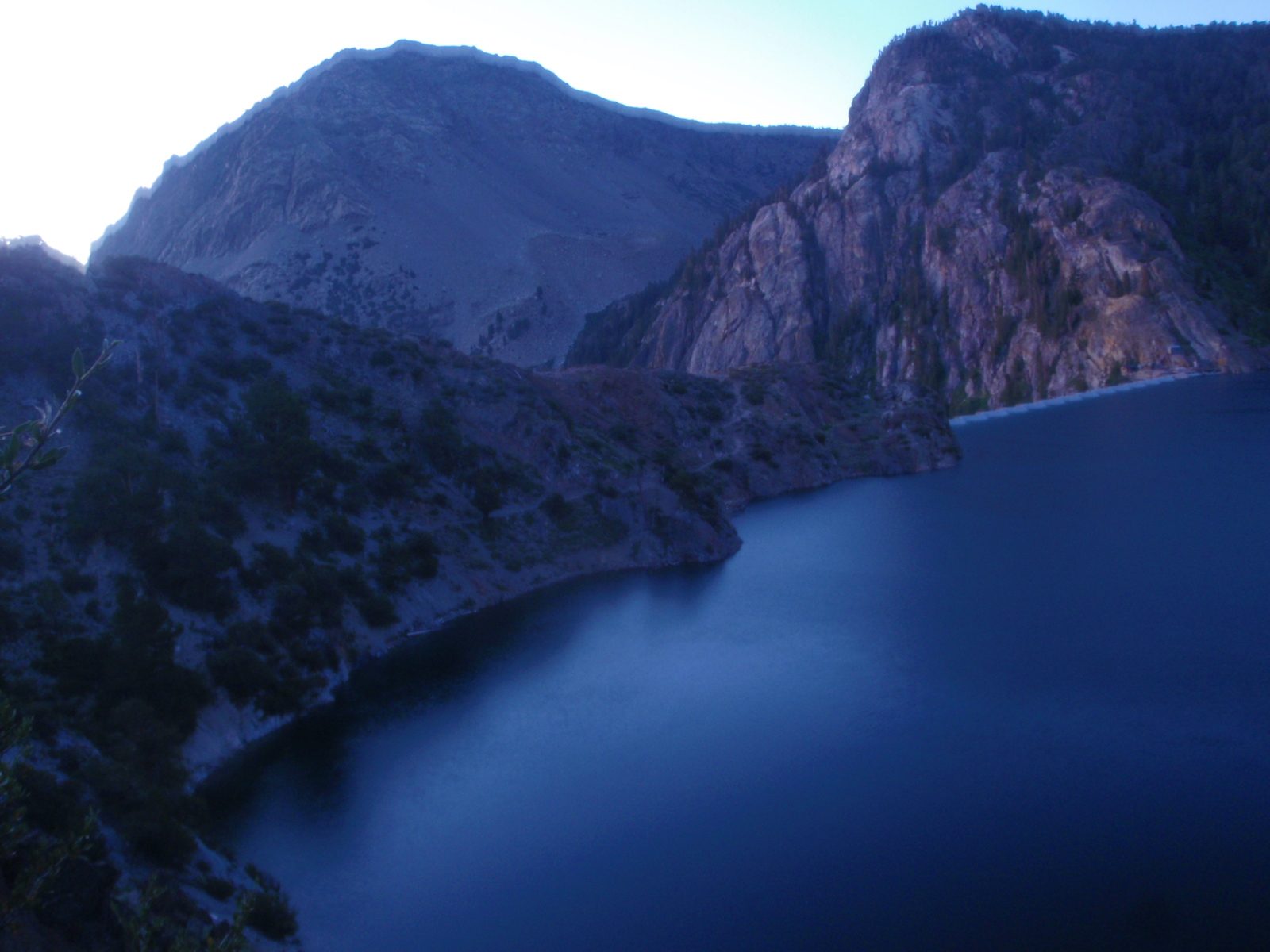The YARTS bus service runs from Mammoth to Yosemite Valley once per day and it would pick me up...
