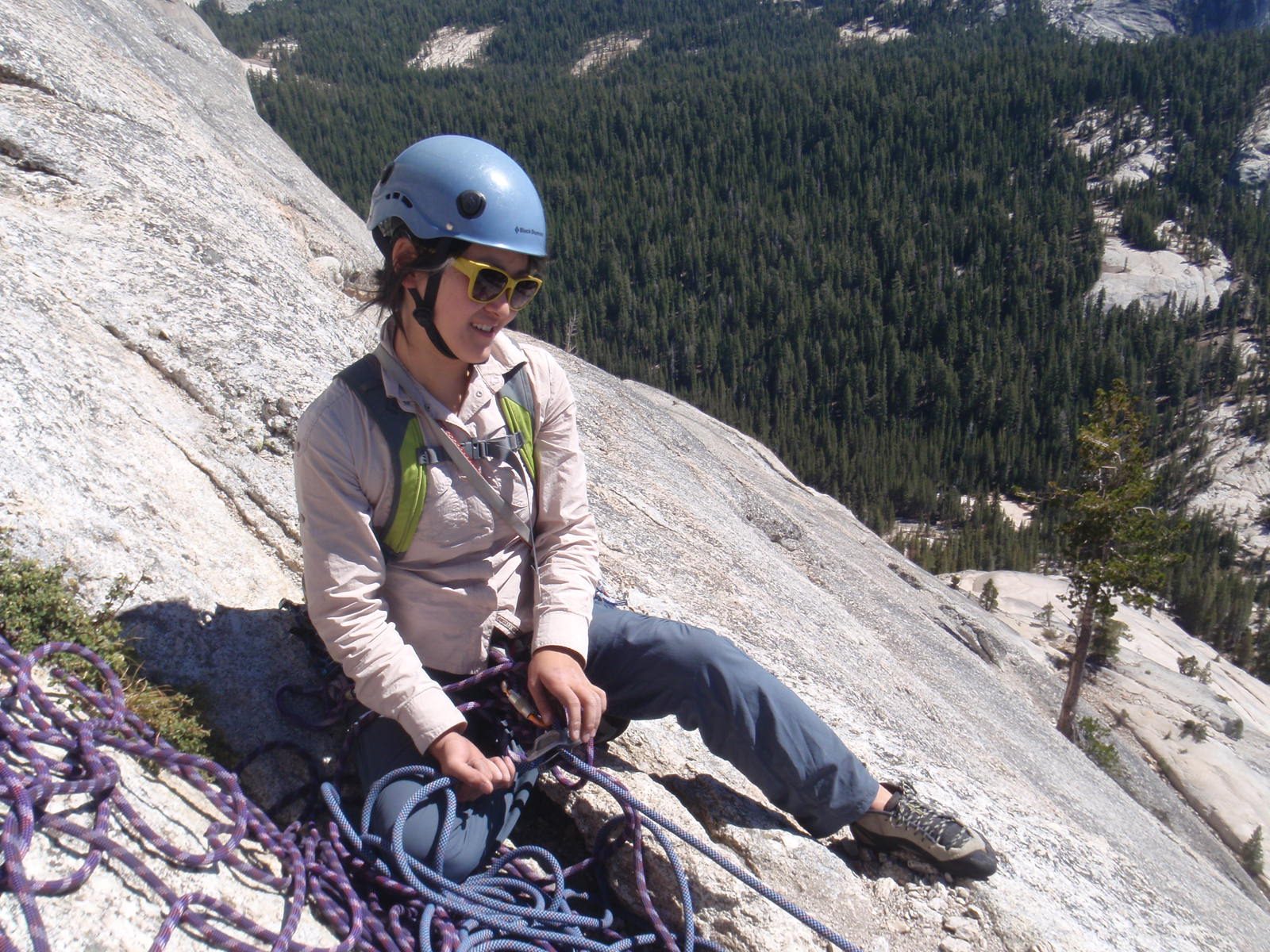 Hanging out at the very comfortable belay ledge at the top of pitch 4.
