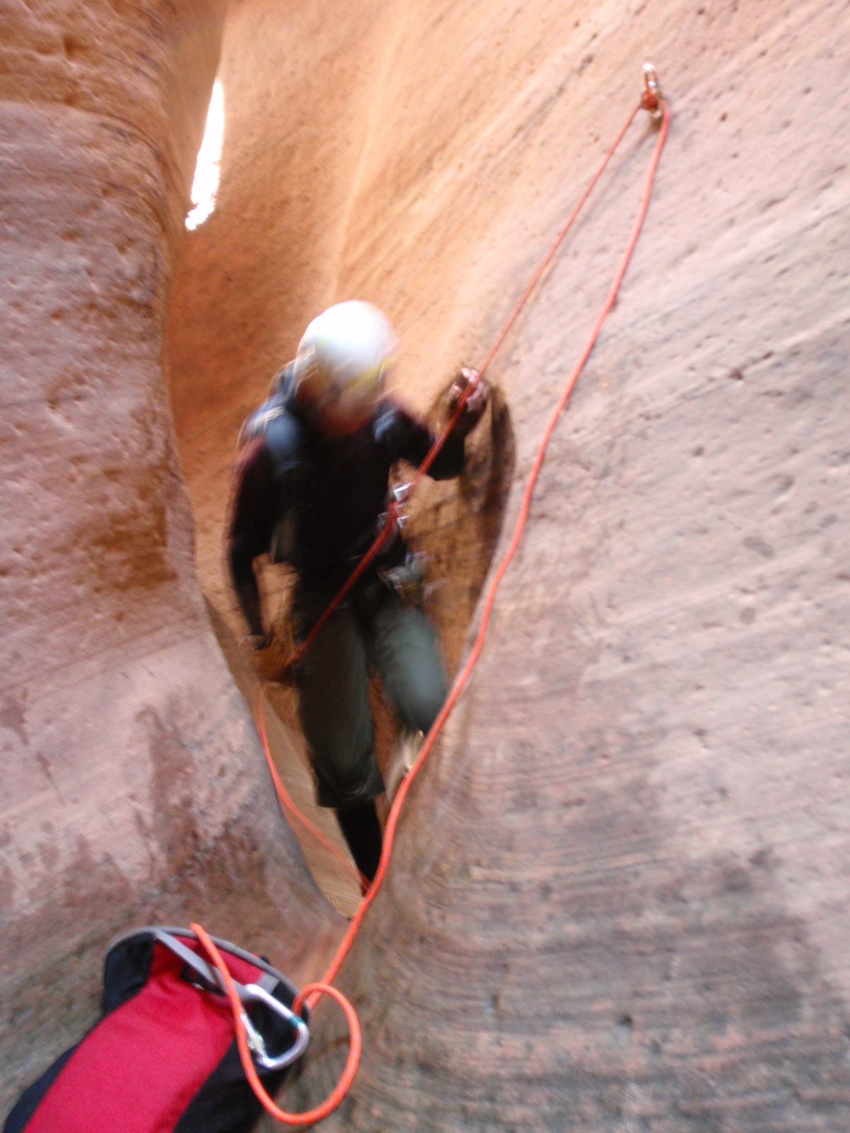 Andy on rappel.