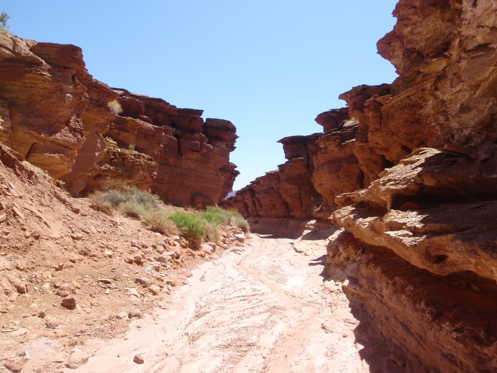 Starting off down the dry wash of Badger Canyon, which skirts the border of Grand Canyon National Park
