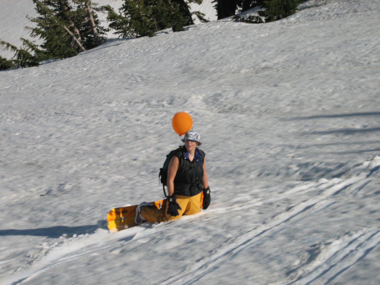 A change of wardrobe later, skiing down to the car.