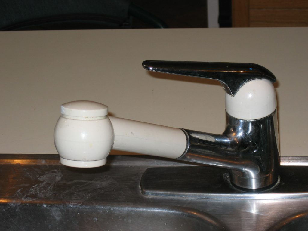 Kitchen handle to be replaced 1