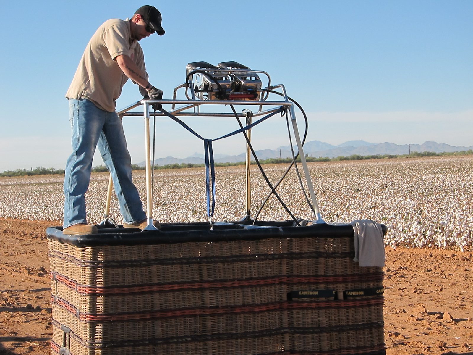 and time to disassemble the rig.  You can see the foot holes on the left side of the basket in this view.