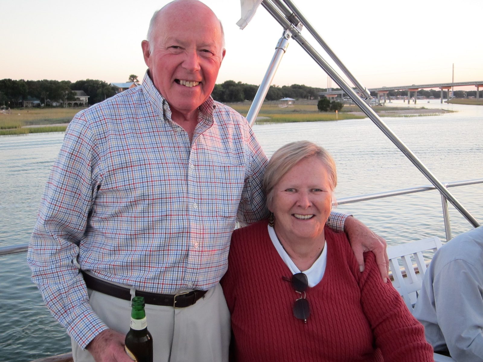 The happy couple leaving the harbor