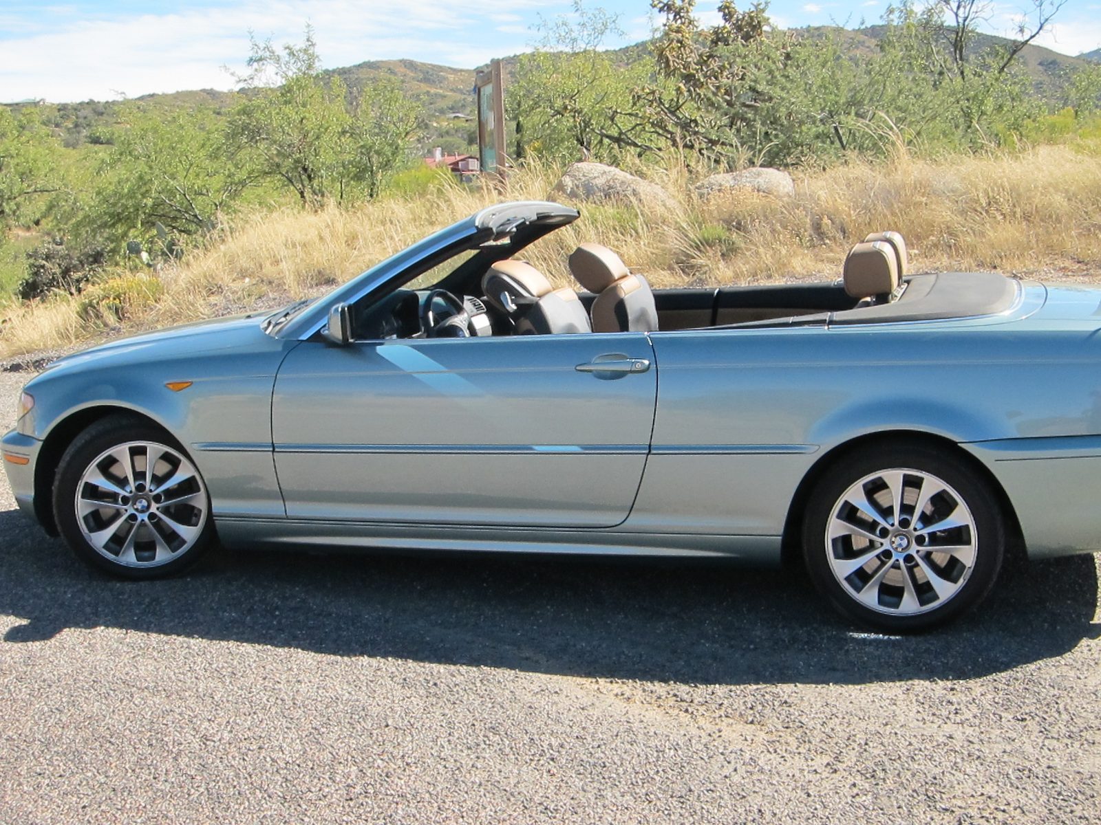 Just showing what great form the 530ci is holding.  This is near a "rammed earth" house about 40...