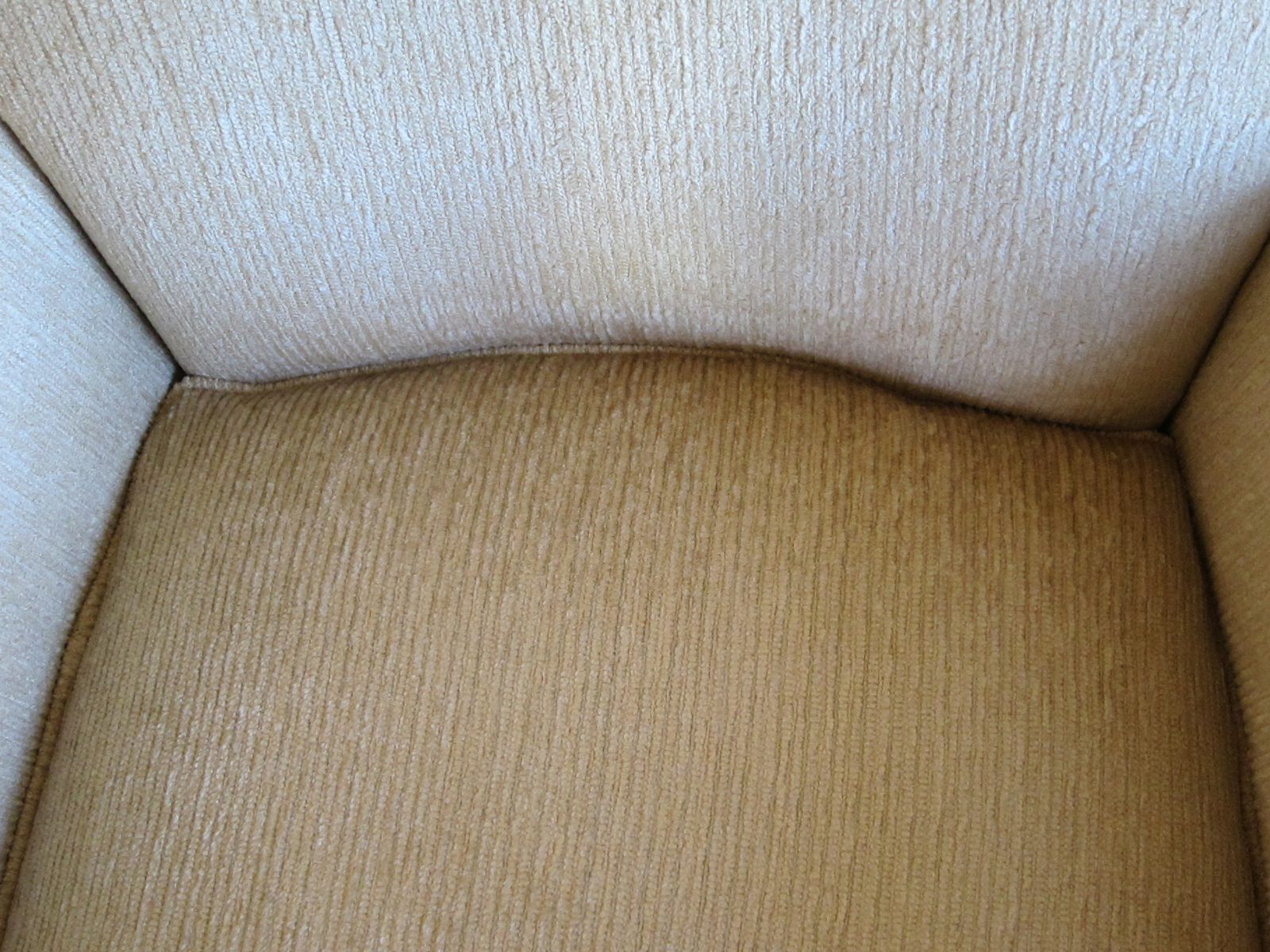 This is how the other chair cushion fits.