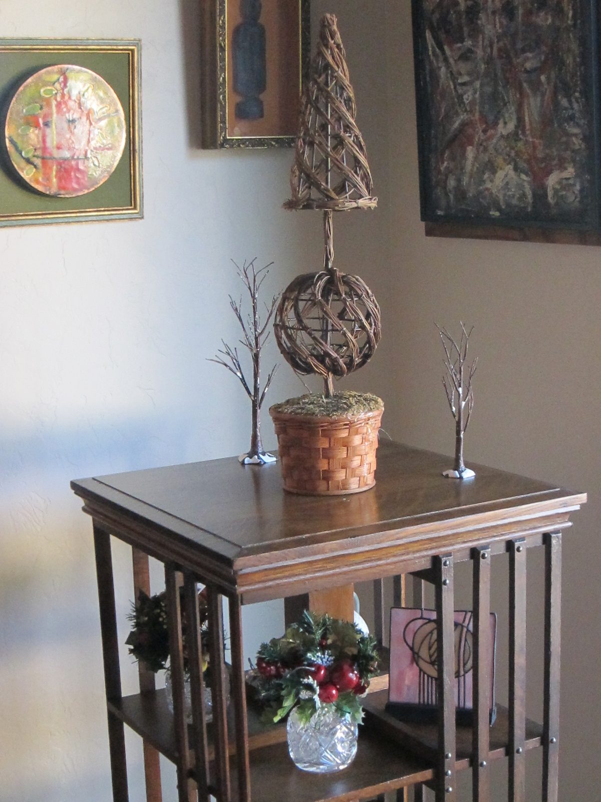 ... and a twig tree, desperately in need of its ornaments