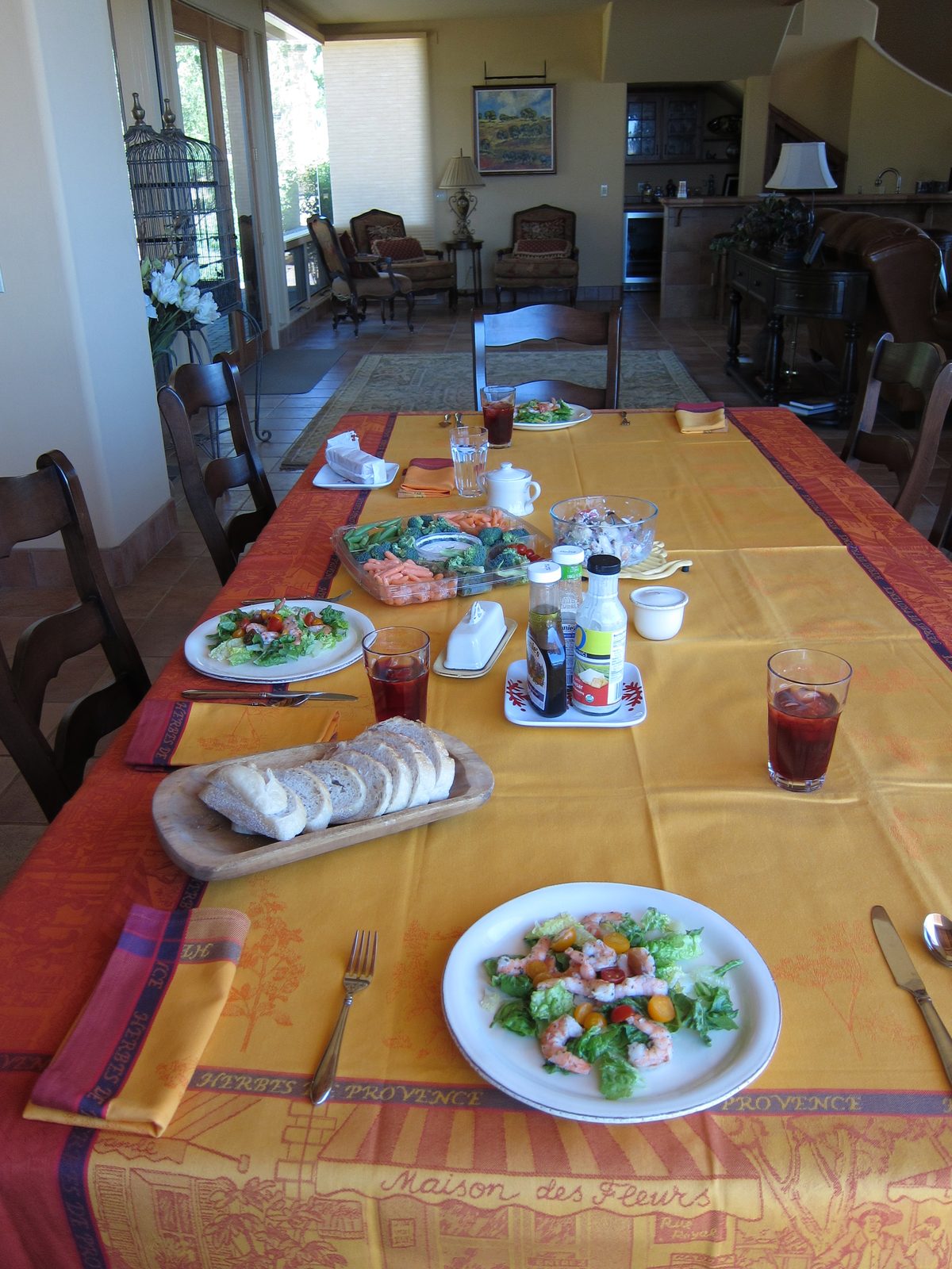 Lunch at the Seller's with Peters plate containing Saltine crackers (an upset tummy).