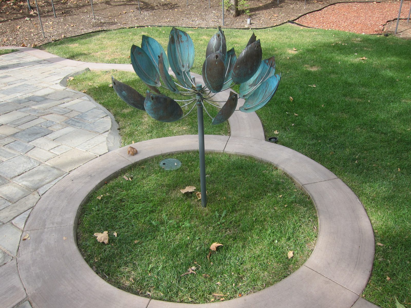 This is one called "Lotus" that has two sets of leaves which rotate independently, and according...