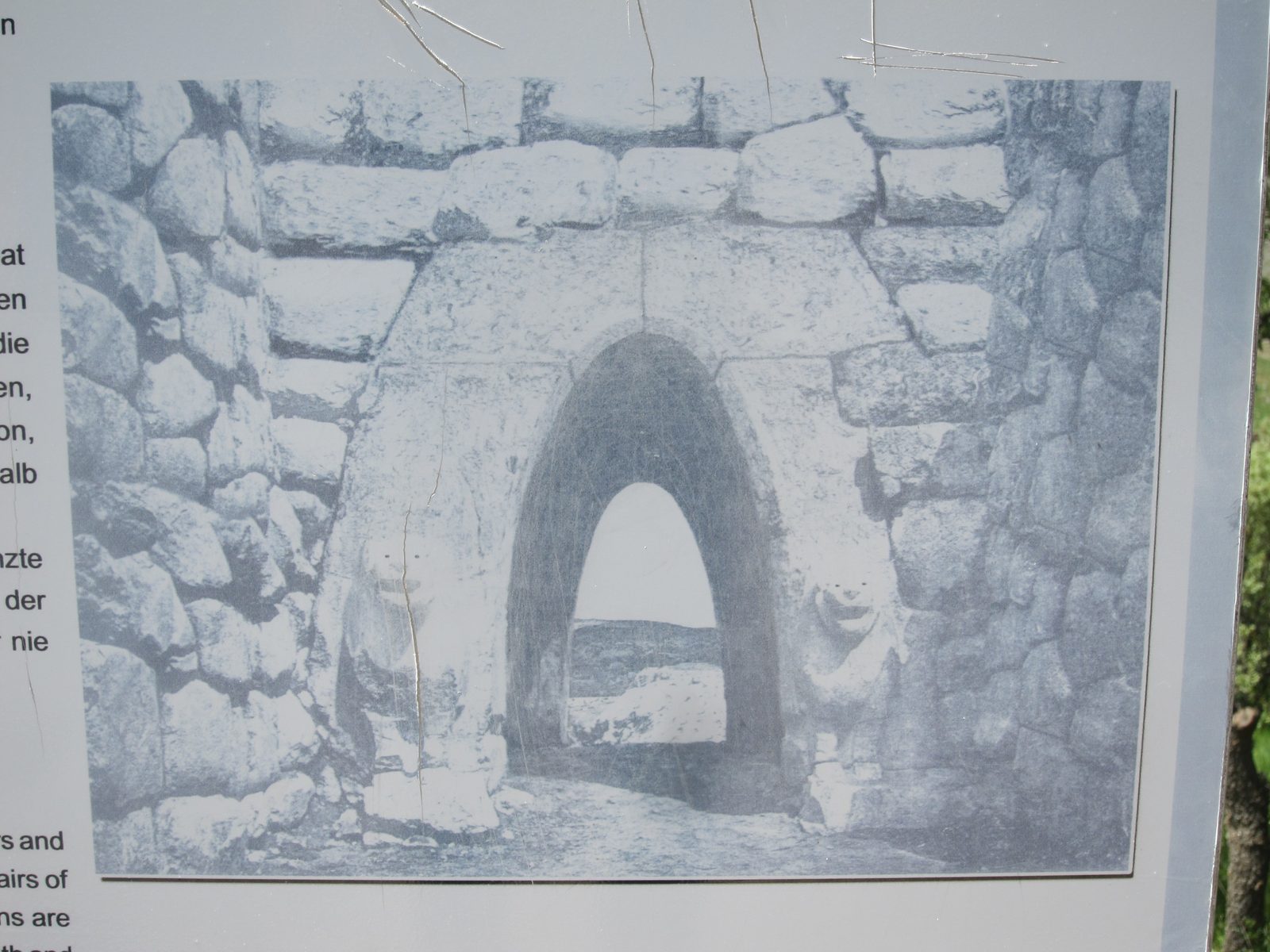 What they think one of the entrances to the city looked like