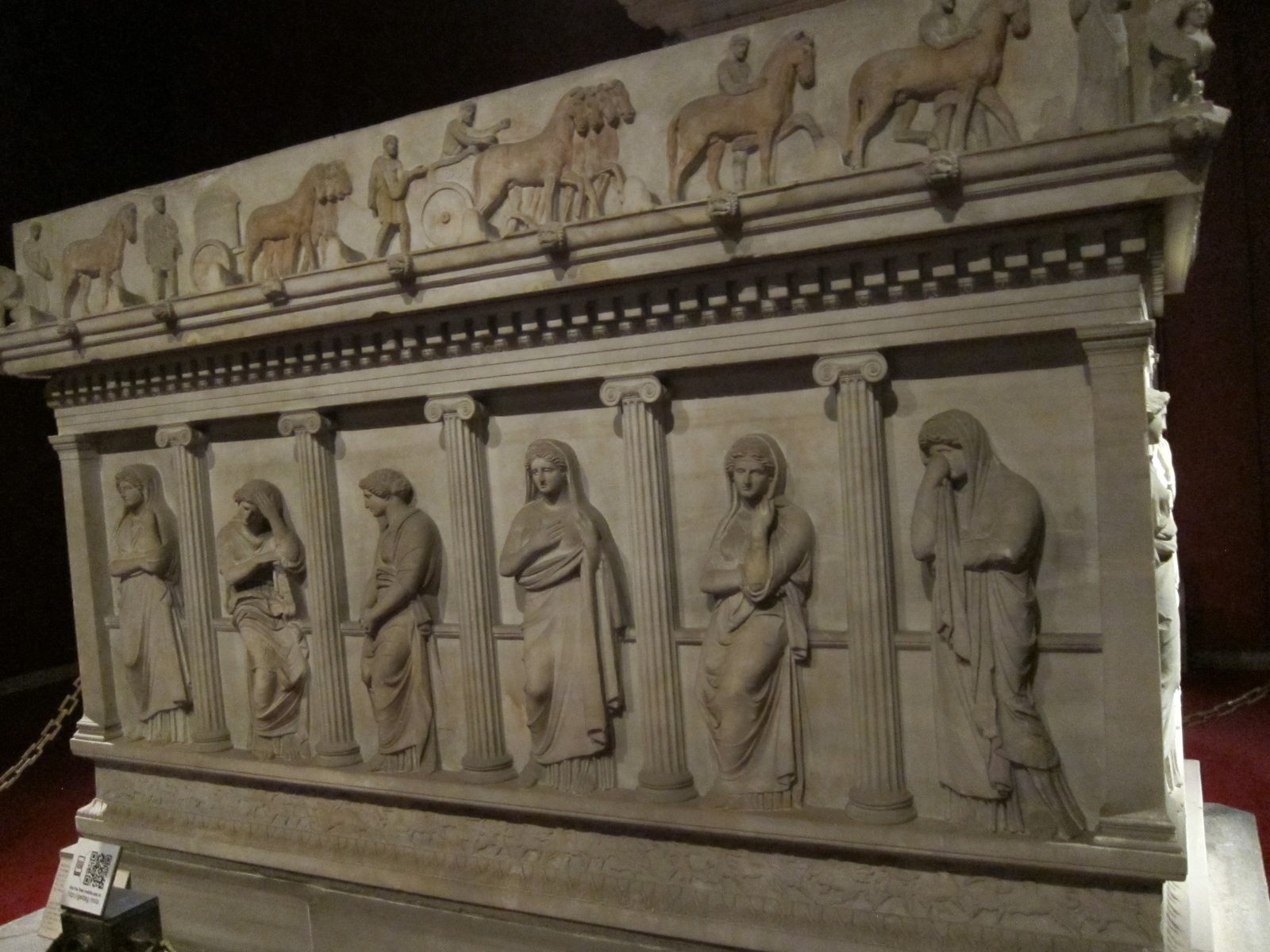 On the reverse side, six weeping women mourning the loss of Alexander.