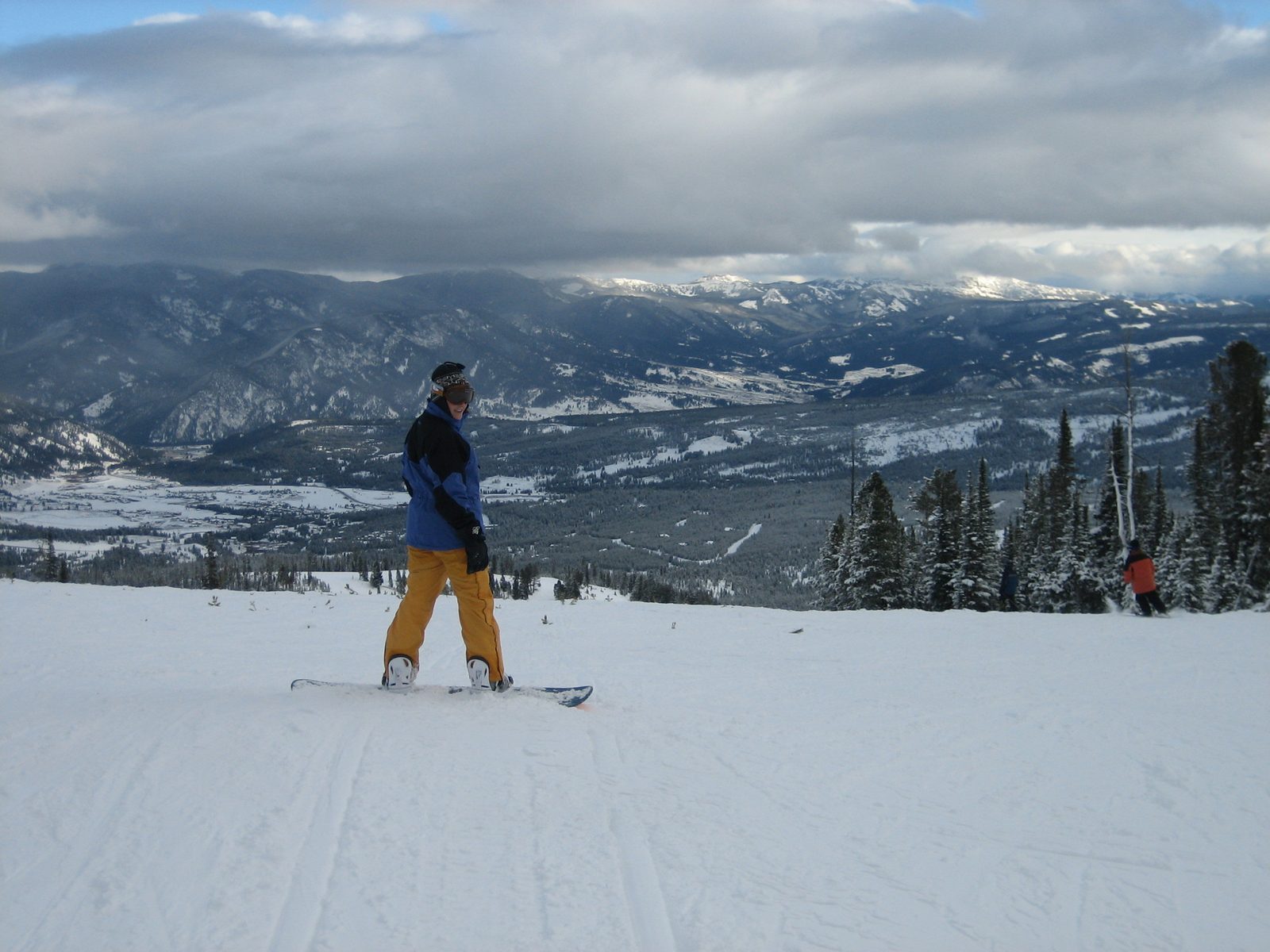 Catherine now knows how to do a snowboard "track stand" - not moving but staying standing up.