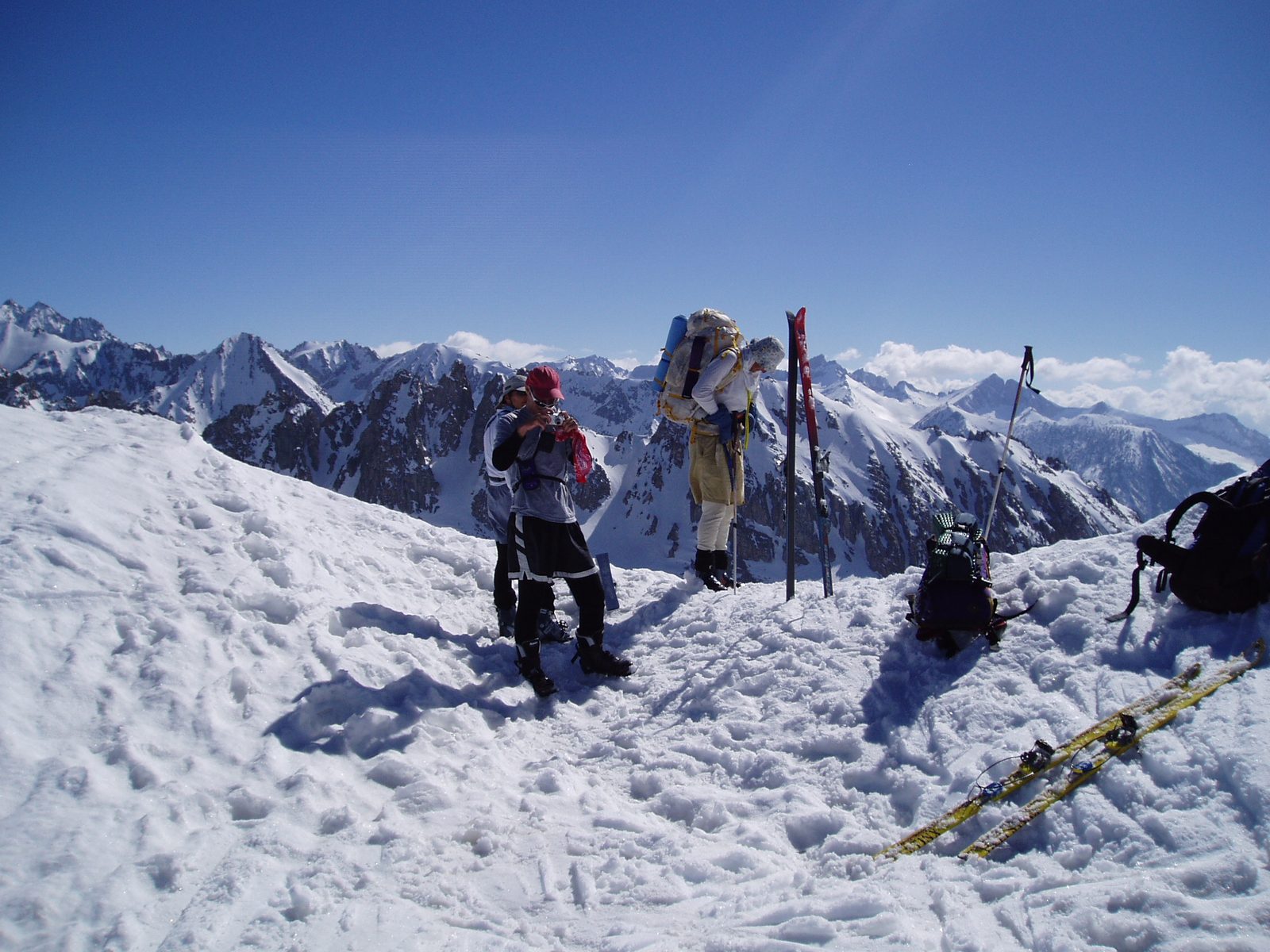 Switching to downhill mode and taking a breather.  At Kearsarge Pass.