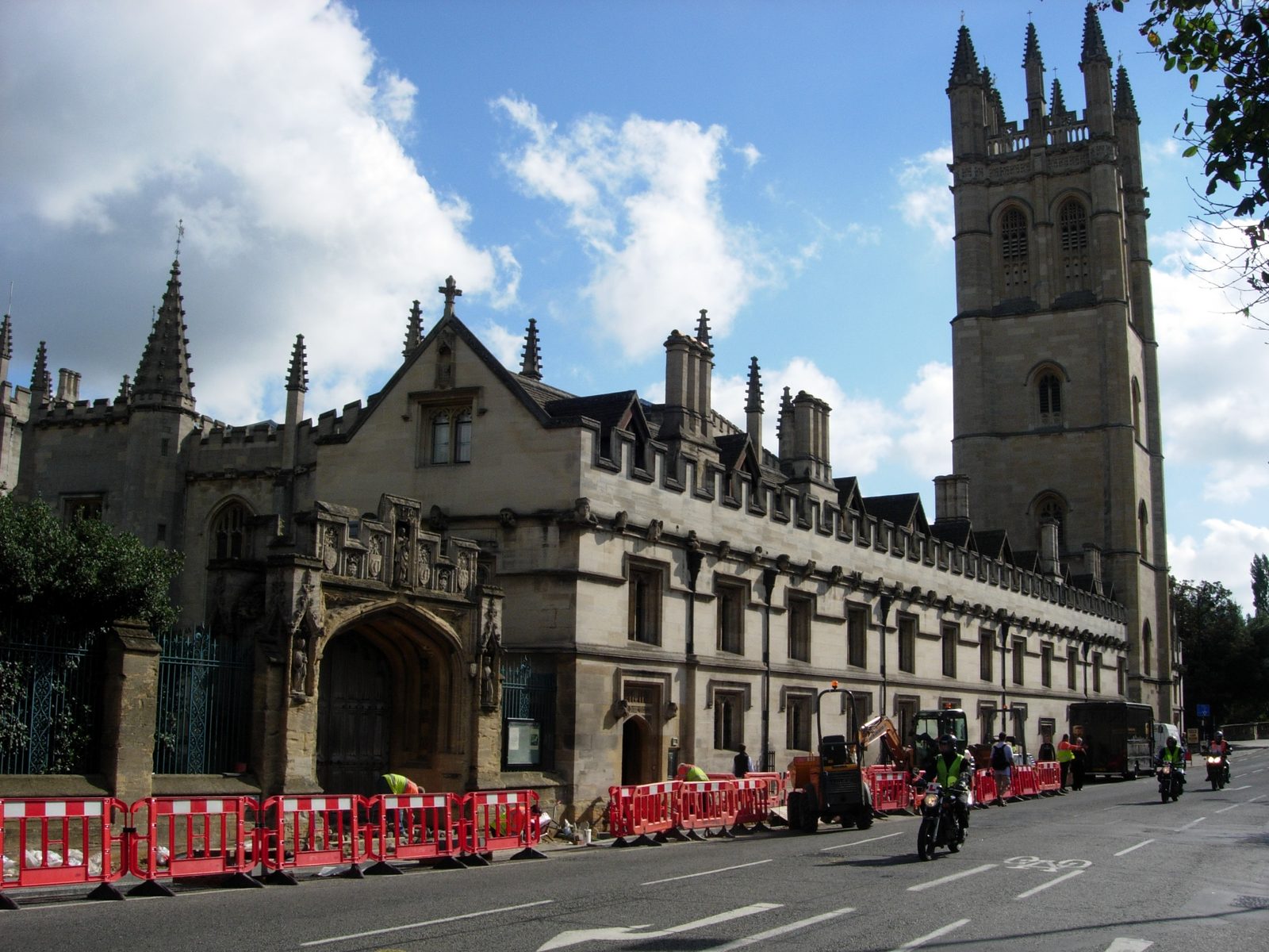 Main entrance to Magdalen on High Street (the sidewalk is under construction)