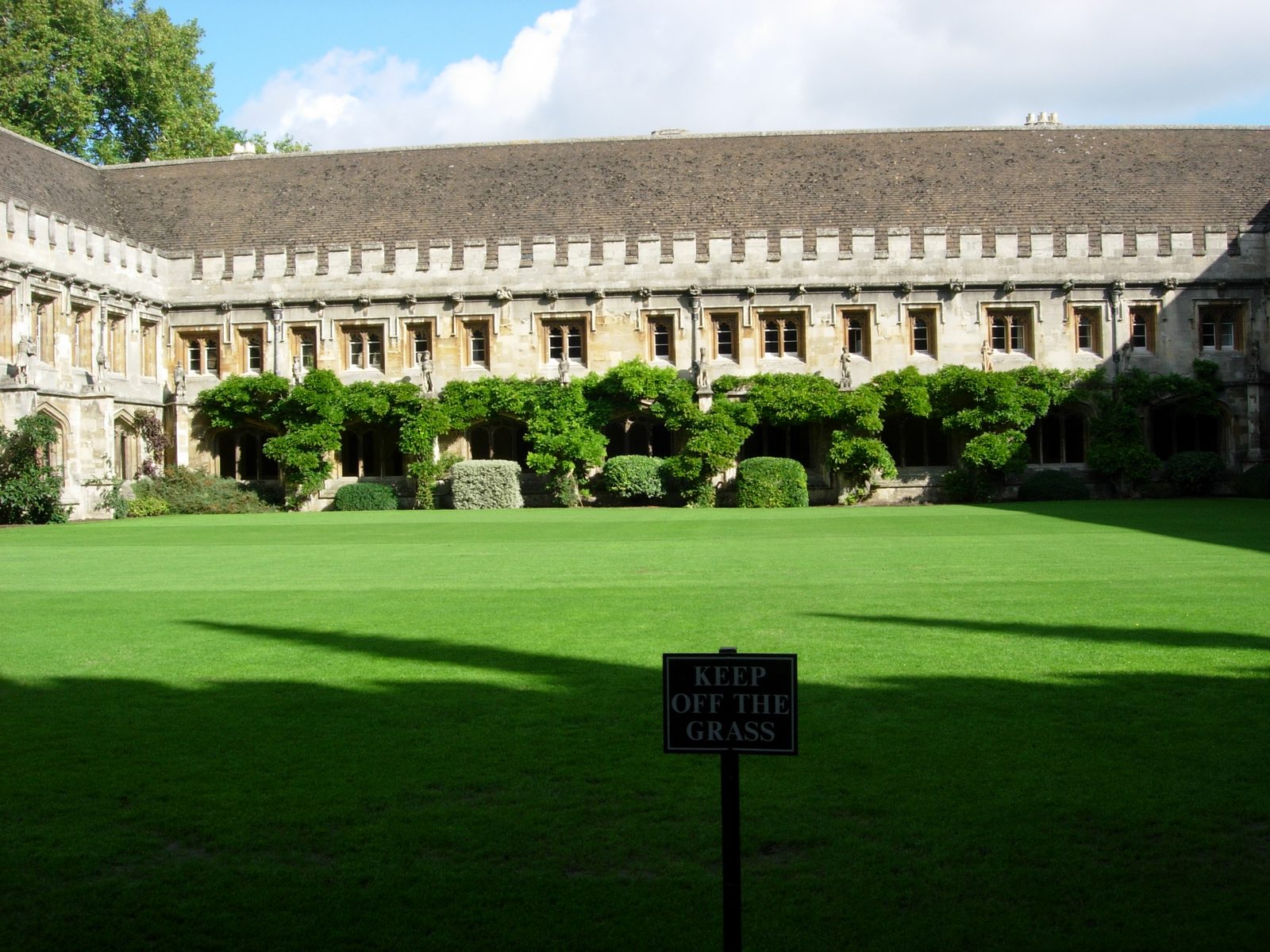 Another view of the cloisters. Don't even try to sunbathe.