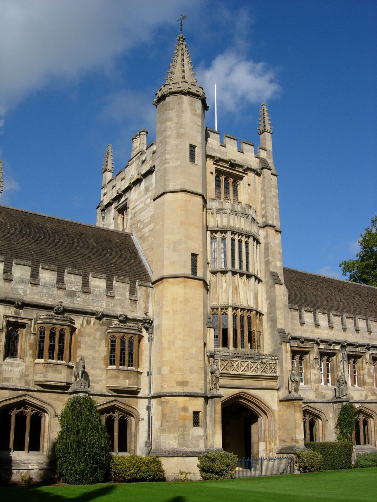 Tower overlooking the cloisters (not Magdalen Tower)