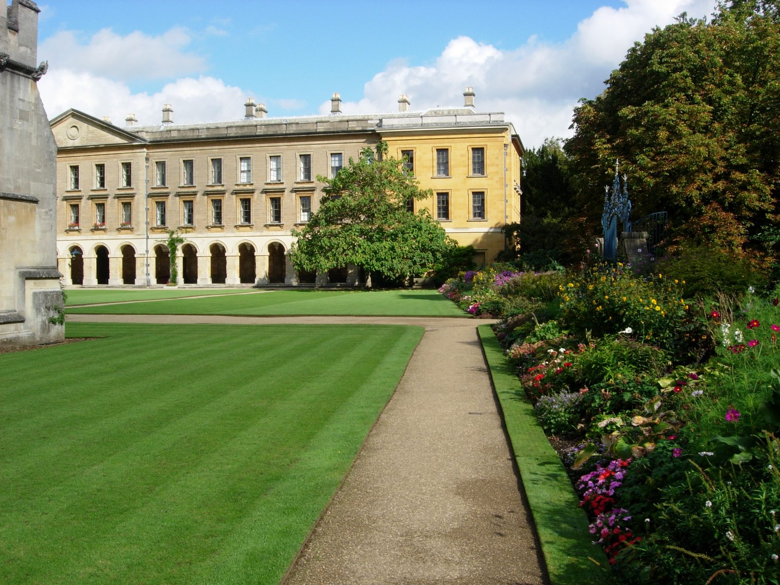 More of the New Building, built in 1733. (Everything was new at some point)