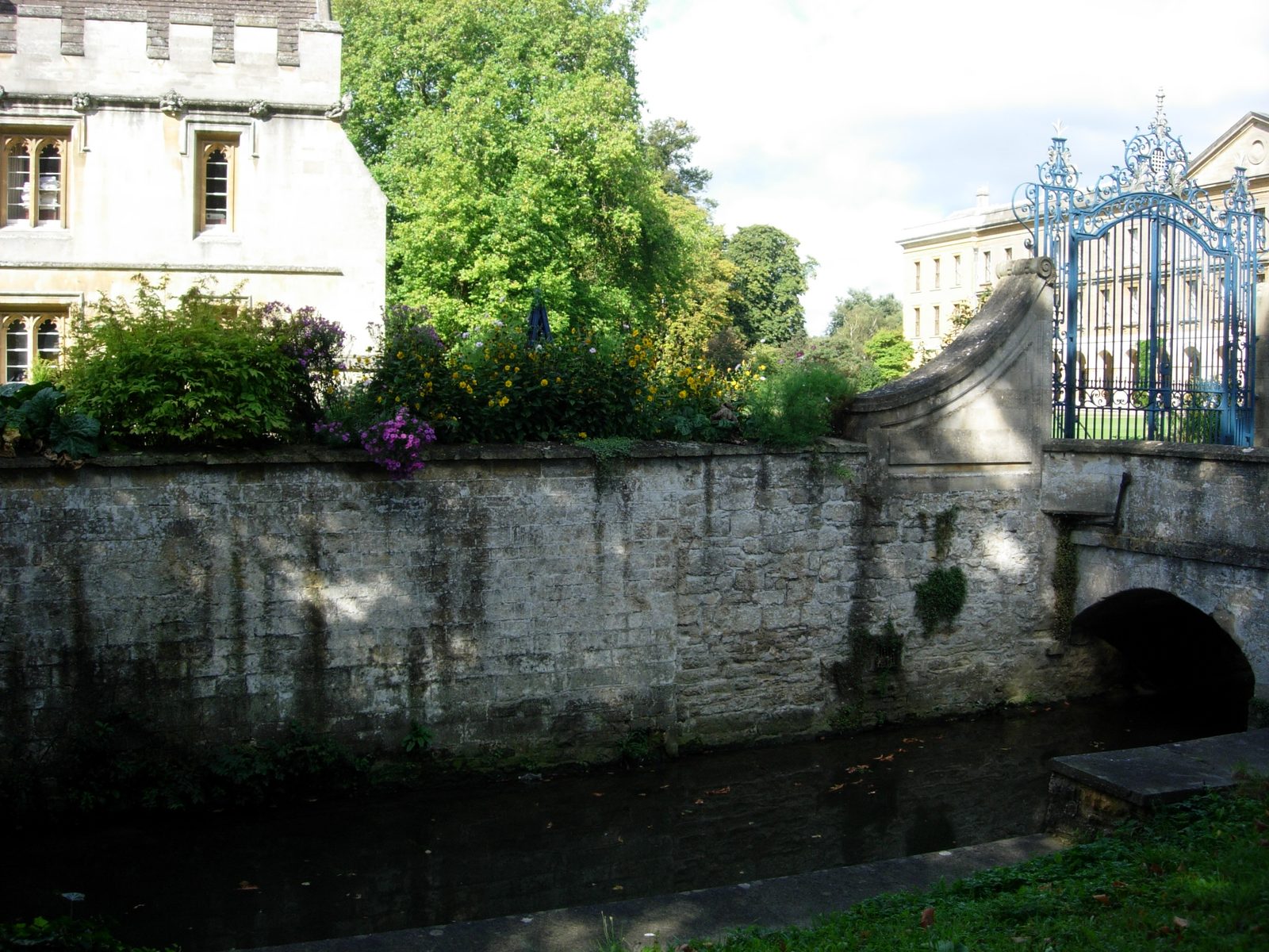 Looking back across the River Cherwell