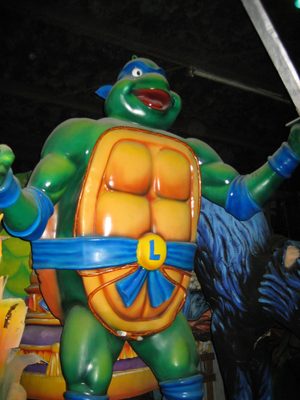 Giant Leonardo statue at Mardi Gras World