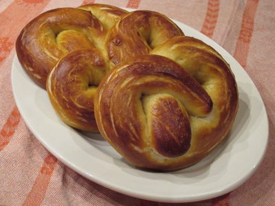 I think there are only three pretzels in this picture...