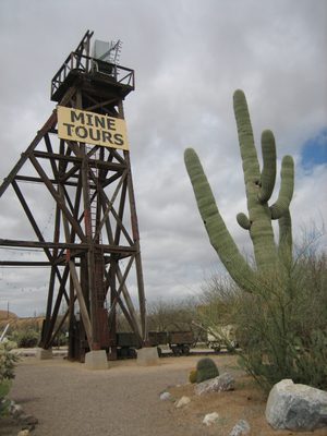Signs for the mine tours south of Tucson.