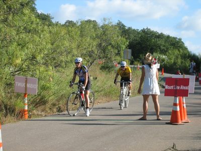 Dismounting.  The lady in yellow basically came up right...