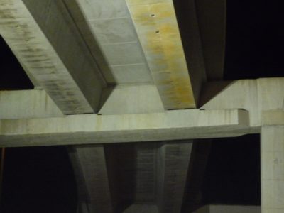 Just a shot showing what these beams are sitting on -...