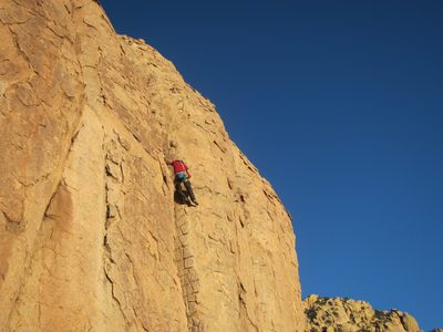Jay going from one side of the crack to the other.