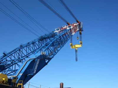 The giant 1700T (on water, not land) crane built in...