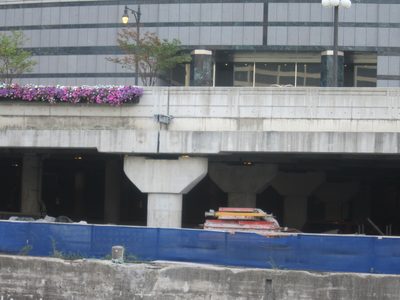 Ahhhhhh!  Wacker Drive columns and geometry that I...
