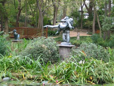 There were a series of statues of two lovers, and two of...
