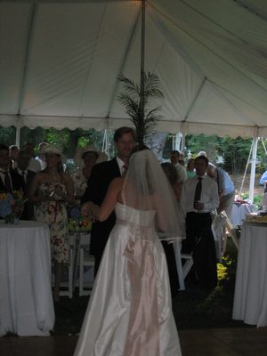 Maggy and David sharing a first dance