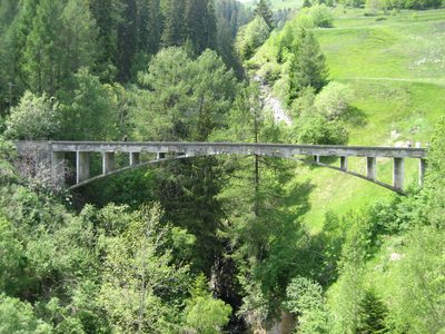 Val-Tschiel.  Note how slender the arch itself is.  This...