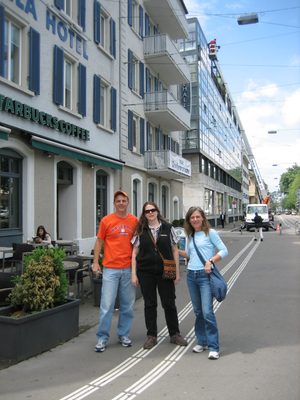 Tommy, Tess, and Carin (the real professors on the trip)...