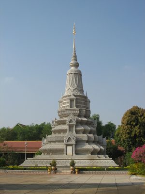 A stoupa outside the Silver Pagoda in the Royal Palace.