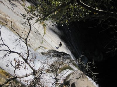 Yang on rappel.