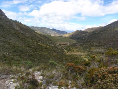 Now we have rounded the left-hand bend in the valley and...