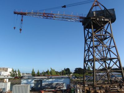 Old Navy crane that definitely doesn't work anymore.